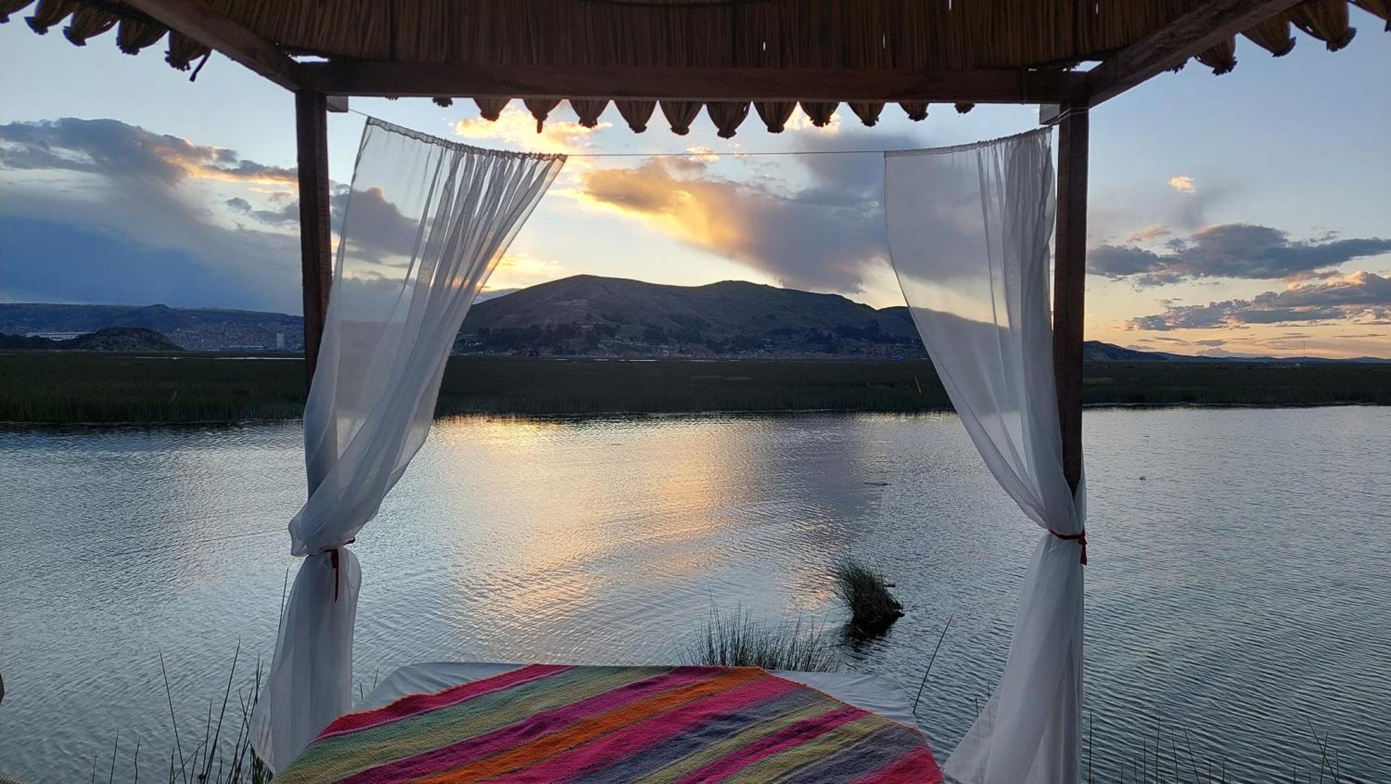 Uros Lodge Peru Puno Luaran gambar